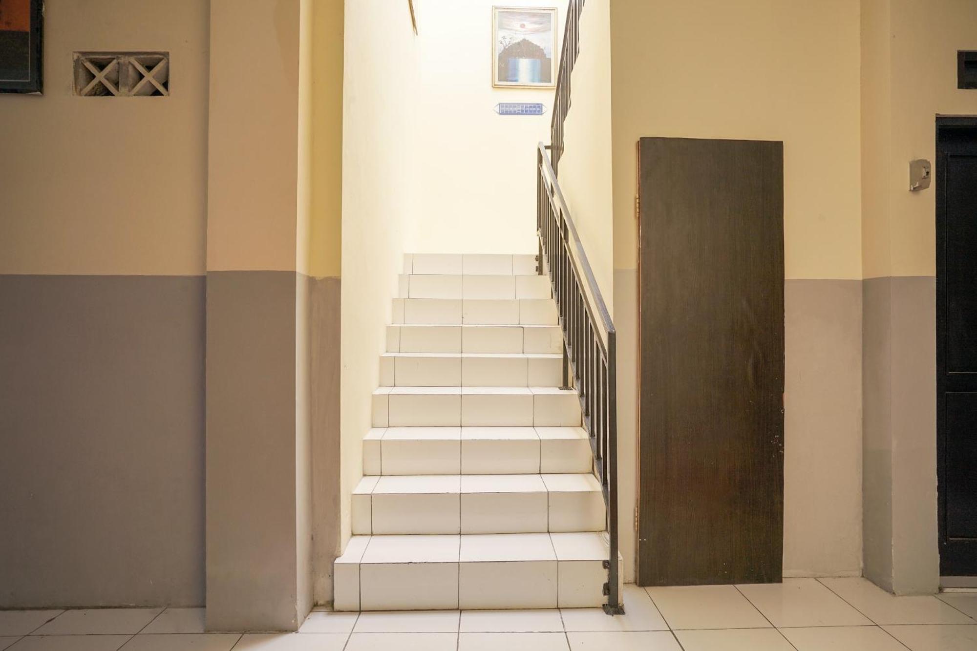Hotel O Seturan Near Hartono Mall Yogyakarta Formerly Maleo Kostel Kejayan 외부 사진